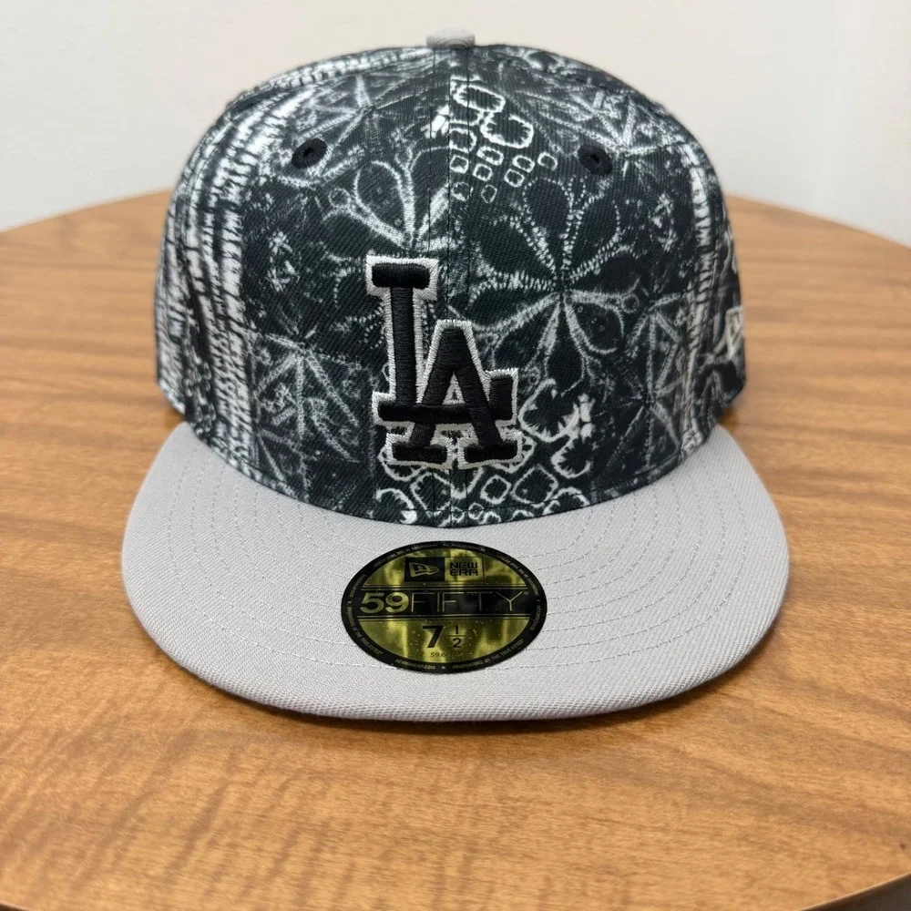 New Era 59FIFTY LA Dodgers Hat Mens 7 1/2 Black White Acid wash Grey Flat Brim